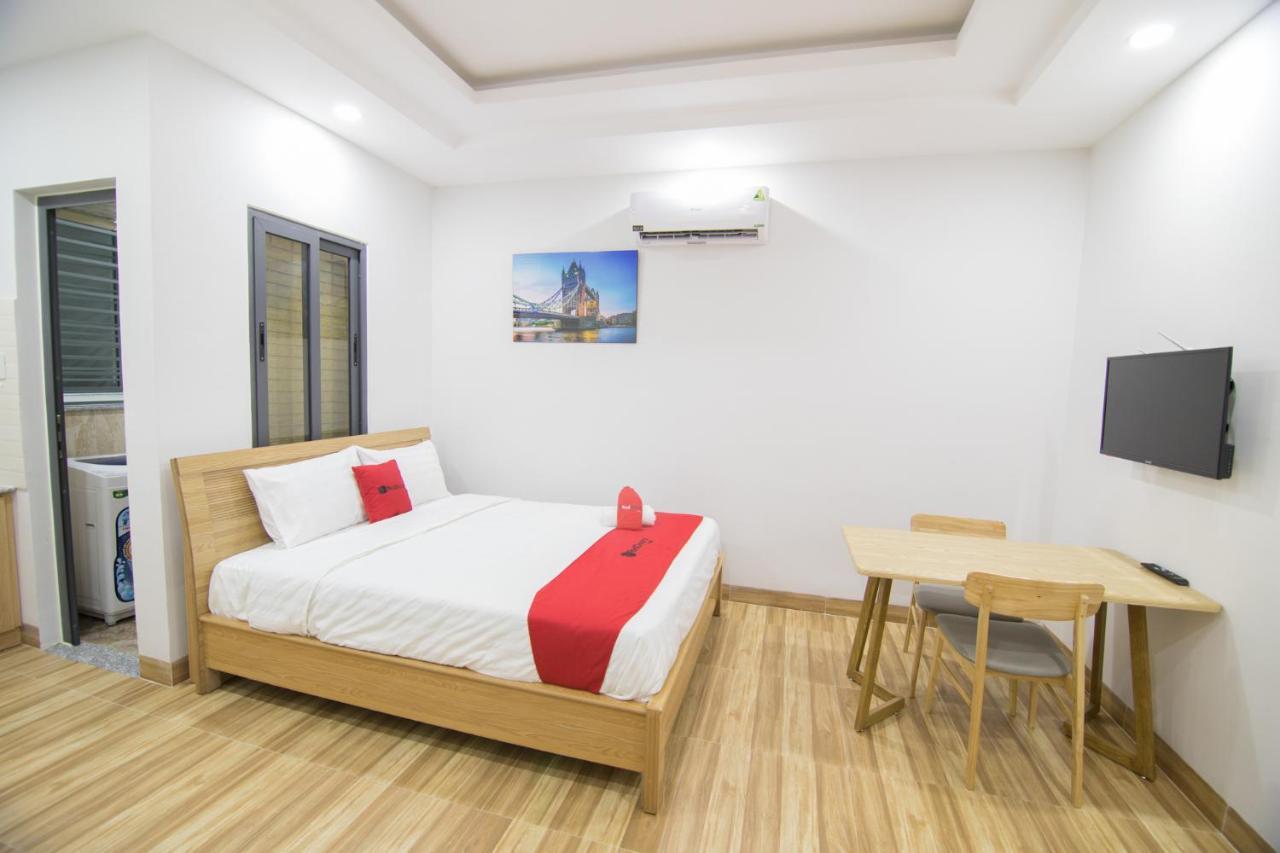 Reddoorz Premium Near E-Town Hotel โฮจิมินห์ซิตี้ ภายนอก รูปภาพ