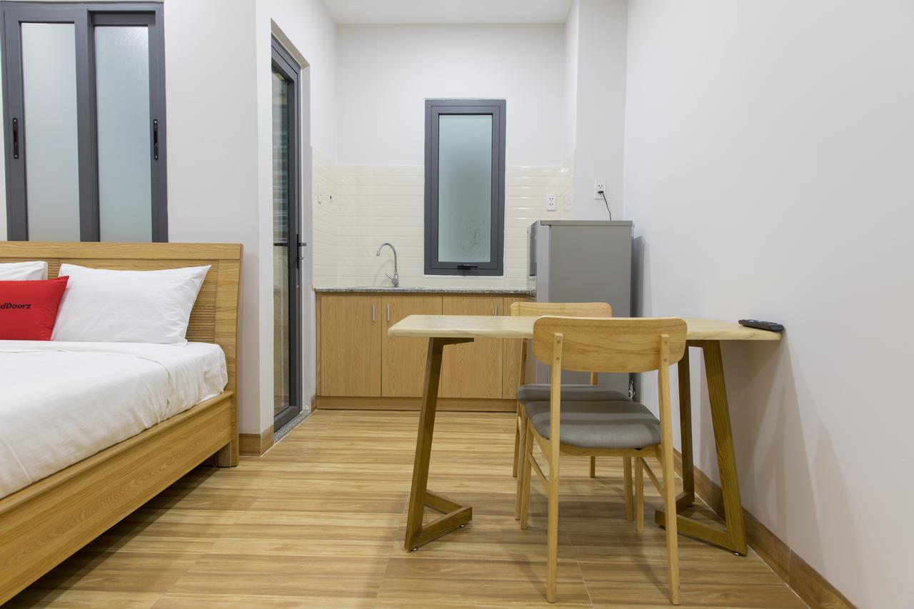 Reddoorz Premium Near E-Town Hotel โฮจิมินห์ซิตี้ ภายนอก รูปภาพ