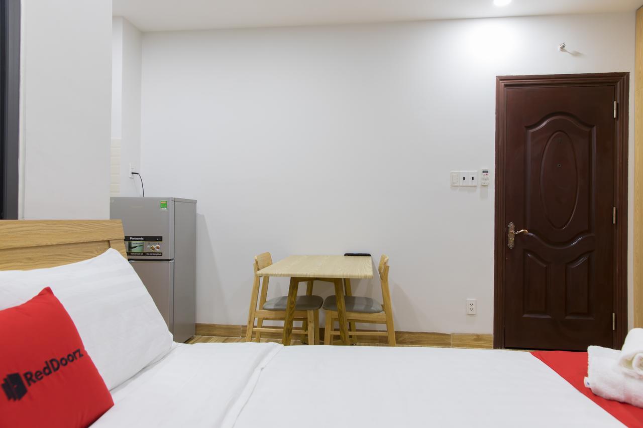 Reddoorz Premium Near E-Town Hotel โฮจิมินห์ซิตี้ ภายนอก รูปภาพ