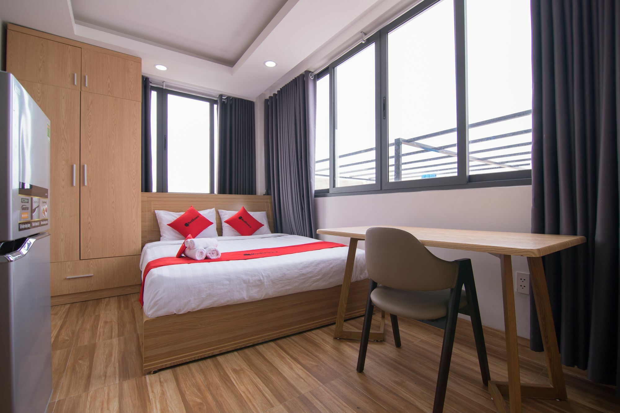 Reddoorz Premium Near E-Town Hotel โฮจิมินห์ซิตี้ ภายนอก รูปภาพ