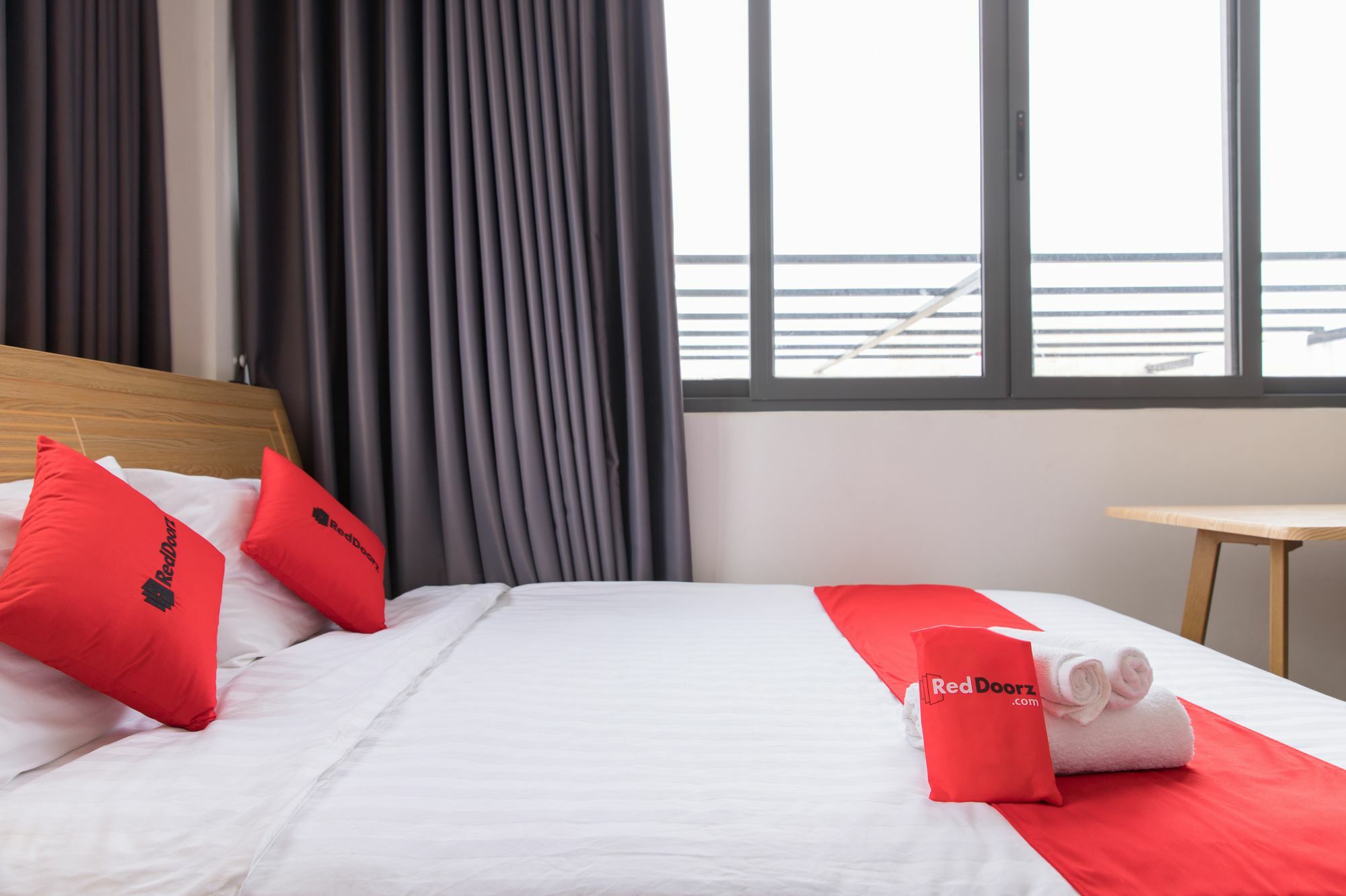 Reddoorz Premium Near E-Town Hotel โฮจิมินห์ซิตี้ ภายนอก รูปภาพ